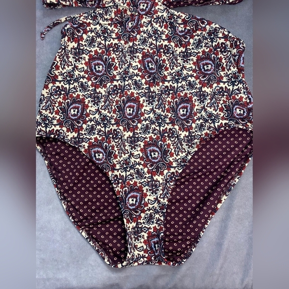 LOFT Paisley Print Cut Out One Piece Swimsuit Women's Size 14 - Picture 3 of 13